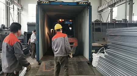 用于特種車輛清理的噴砂房發(fā)往尼日利亞